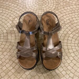 Clarks Comfort Hayla Flute Leather Sandals 7.5